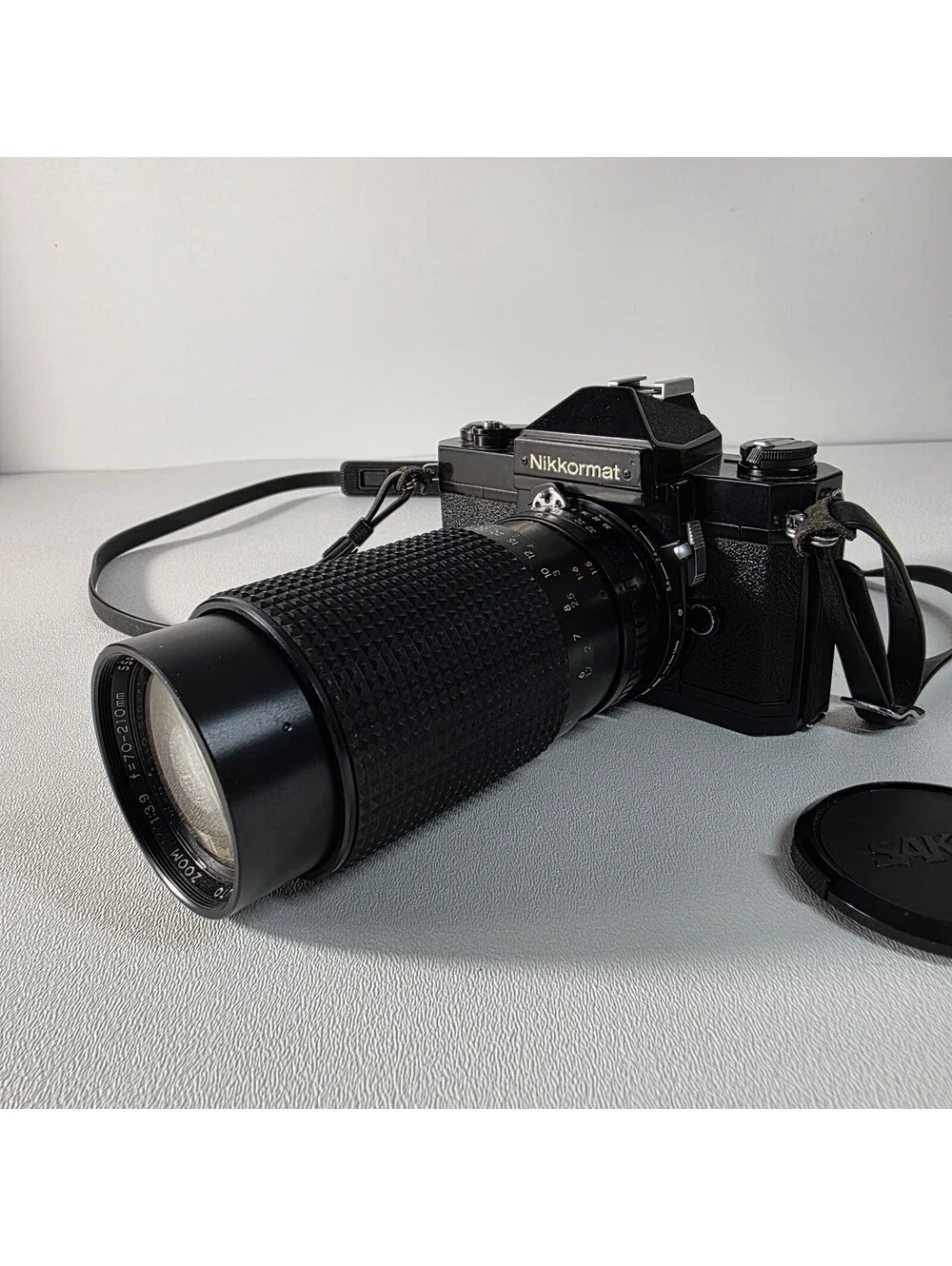 Vintage Nikon Nikomat FT2 Film SLR 35mm Camera W/Sakar MC Auto 70-210mm 1:3.9